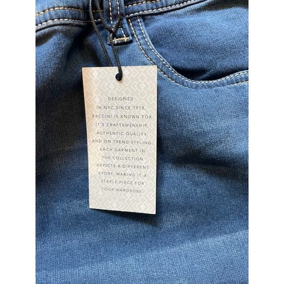 Baccini Women's Size 18W Denim Cuffed Shorts NWT - Picture 4 of 4